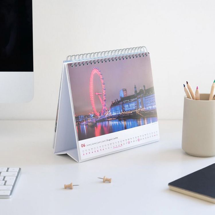 Deluxe Desk Calendar 2025 LONDON