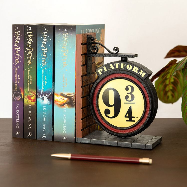 Set of 2 Resin Bookends HARRY POTTER 9+3/4