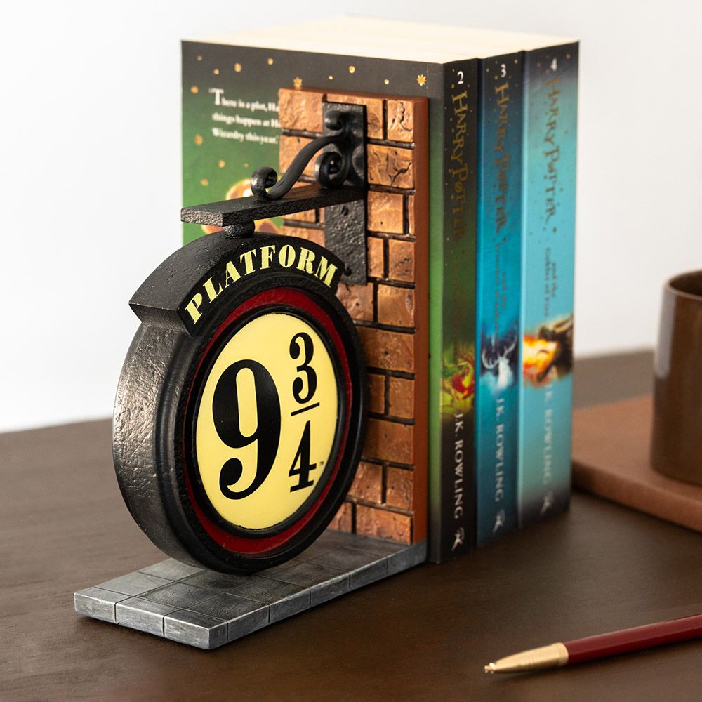 Set of 2 Resin Bookends HARRY POTTER 9+3/4